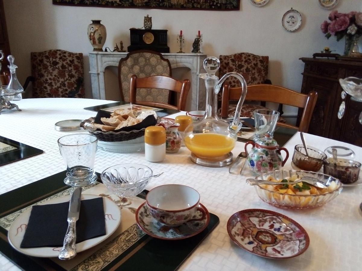 Les Cedres Bed & Breakfast Montaigu-Vendee Exterior foto
